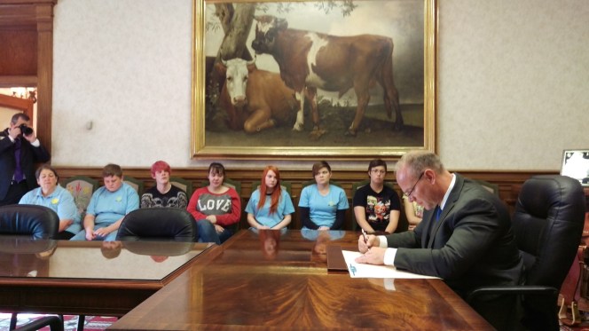 Governor Mead signing the 16 Days of Activism Against Gender Violence Proclamation November 23, 2015