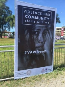 salakot-arch-fence-signs